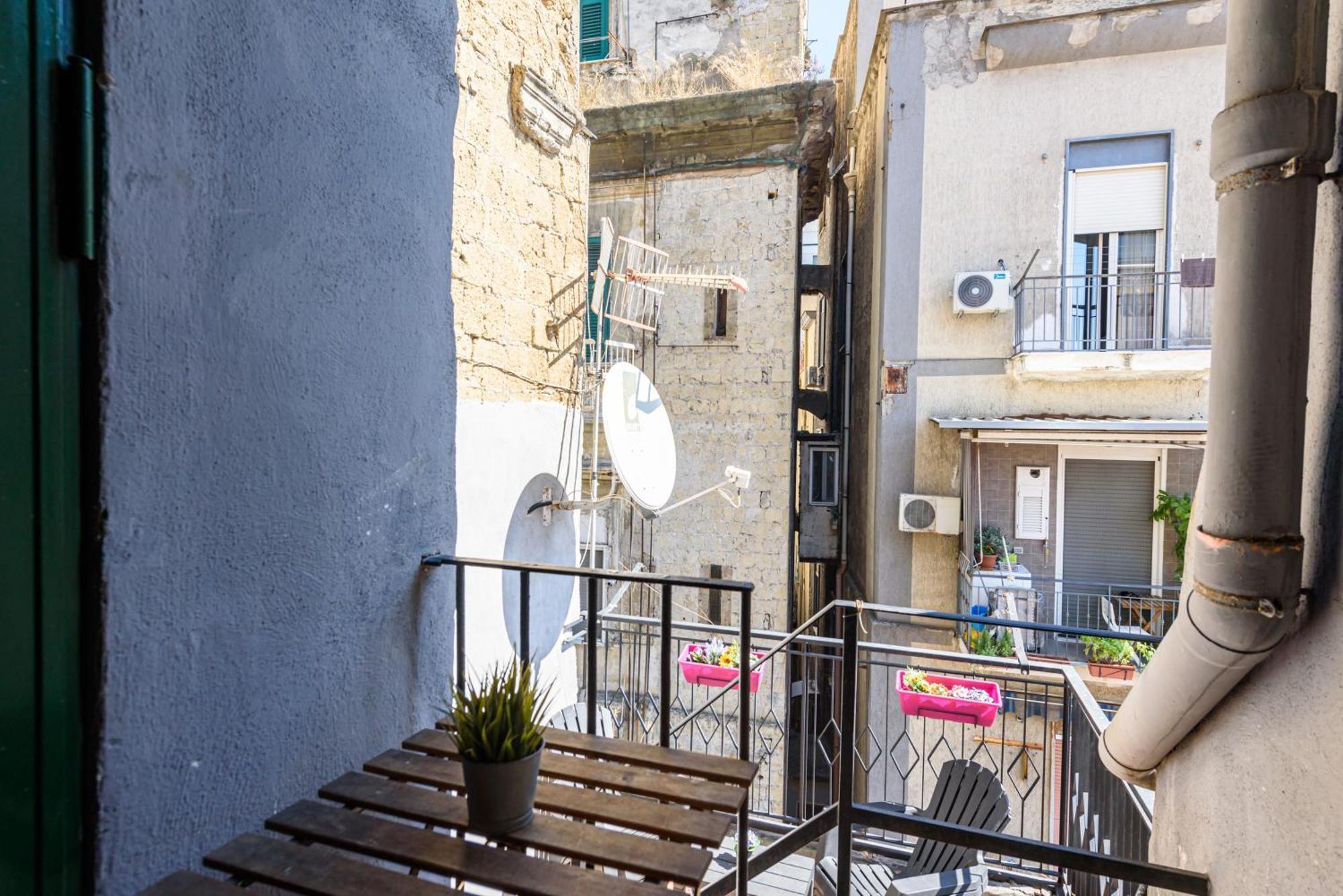 Апартаменты La Terrazzina Sul Porto Неаполь Экстерьер фото