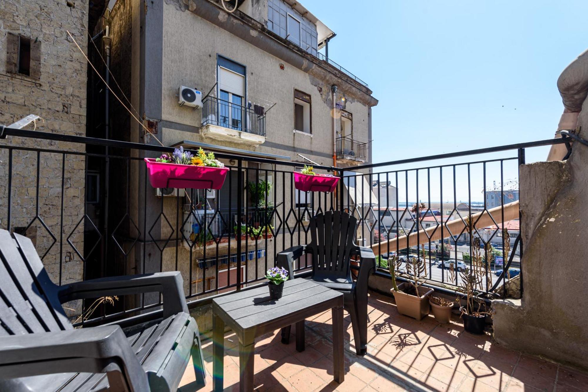 Апартаменты La Terrazzina Sul Porto Неаполь Экстерьер фото